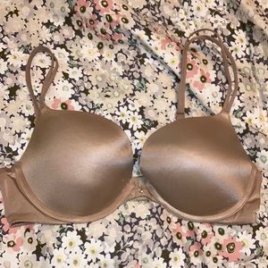Women’s Victoria’s Secret nude Very Sexy push up plunge bra